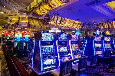 sumoqq platform overview showing live casino tables, sportsbook markets, and mobile interface