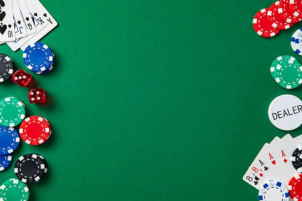 Live Baccarat table on sumoqq with dealer revealing cards and mobile betting interface visible